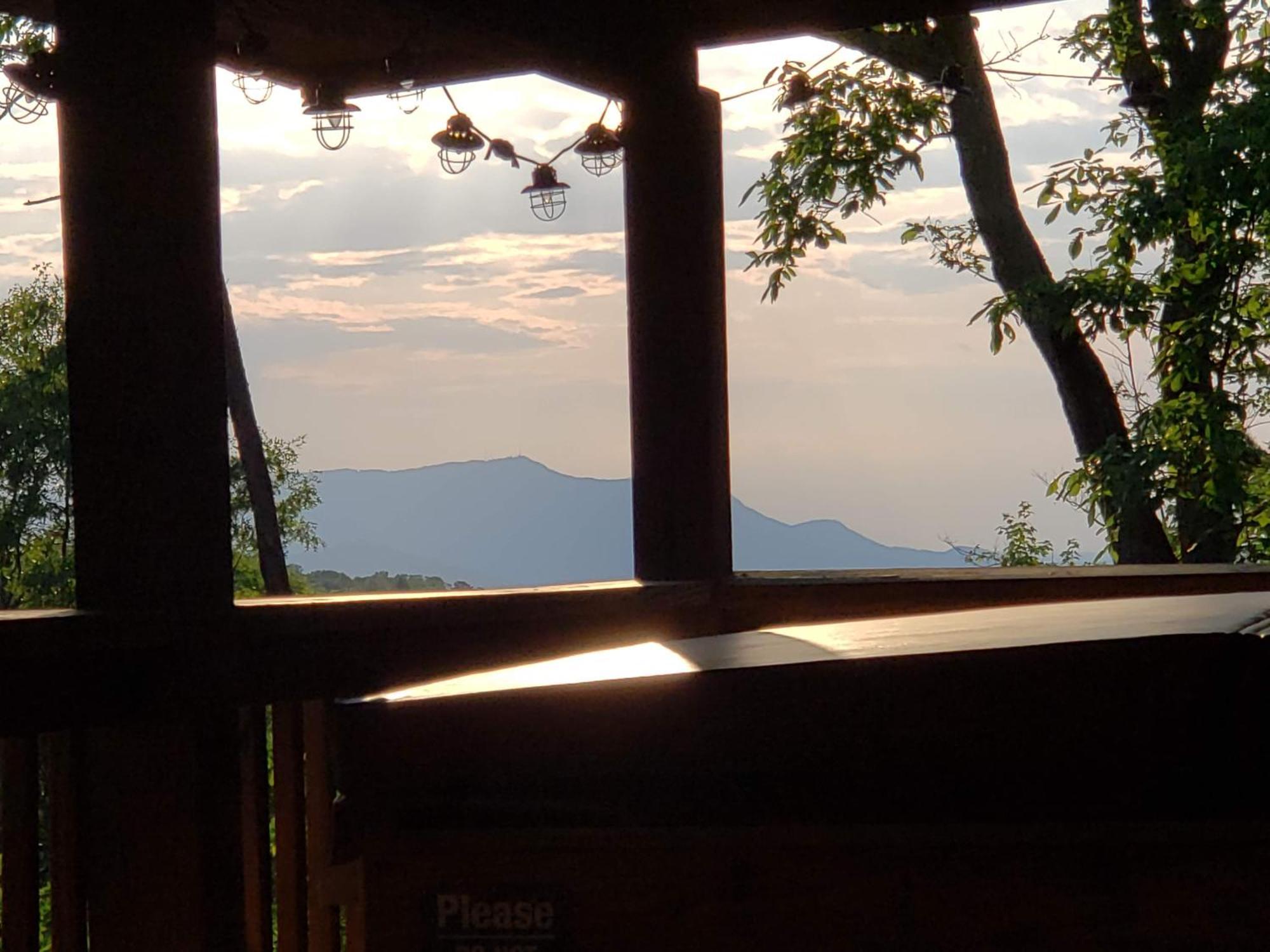 Rustic Cabin Sevierville Exterior photo